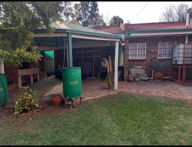 4 BEDROOM HOUSE FOR SALE IN VANDERBIJLPARK SW